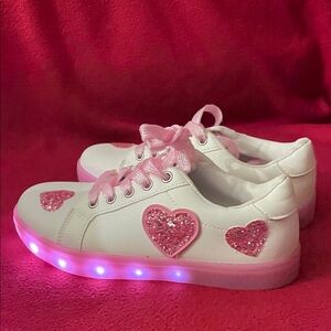 Pink Heart Light-Up Sneakers size3